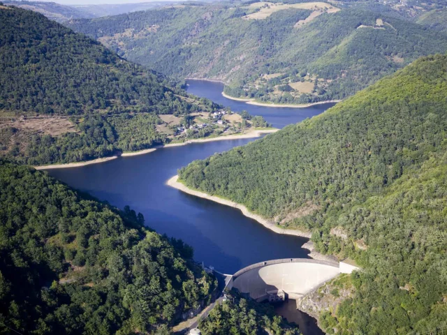 Vue aérienne du Barrage de Couesques