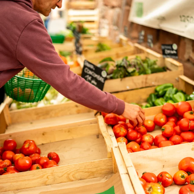 Légumes du marché produits localement