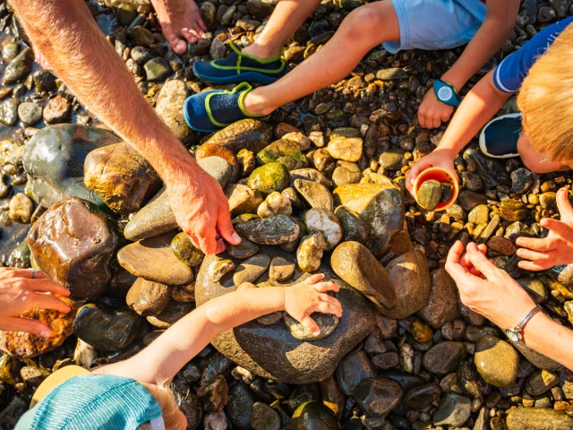 Pause en famille sur les berges du Lot